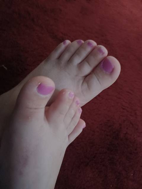 sauage.toes nude