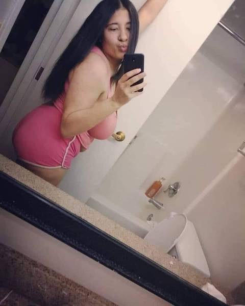 bustybeauty22