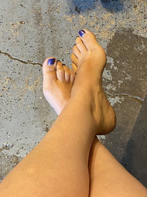 @vickykfeet0831