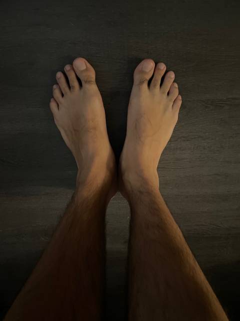 peetfeet nude