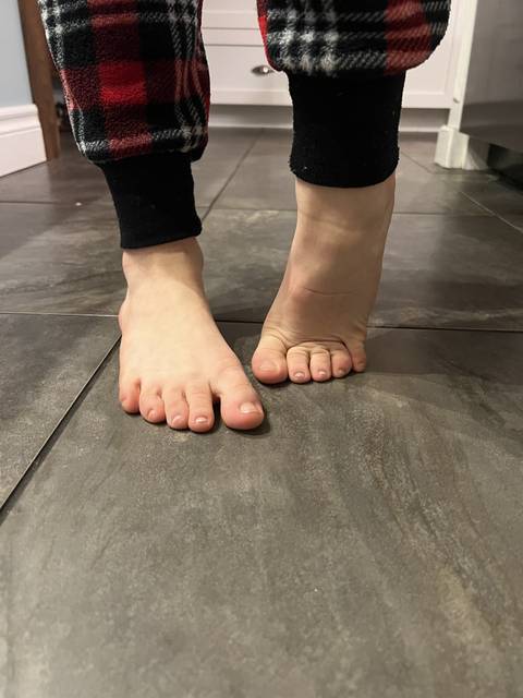 @holly_feet13