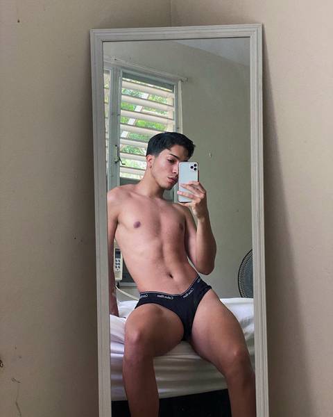 @robertcasanova_