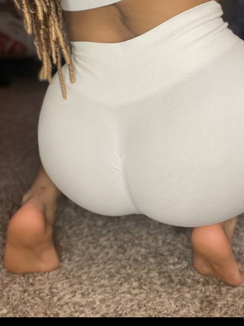 theashhlyy_feetonly nude