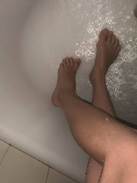 freakyfeet93