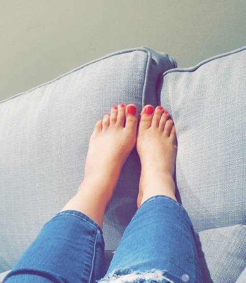 kissmyfeetish nude