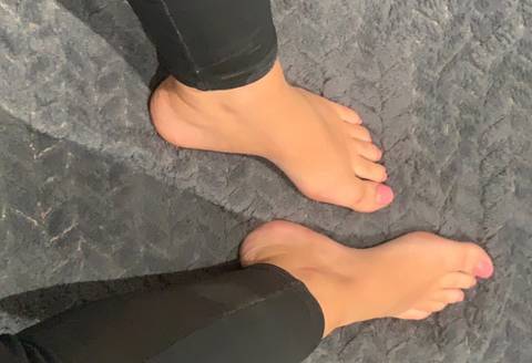 tinytoes987 nude