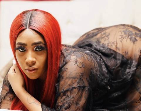 therollinstonee nude