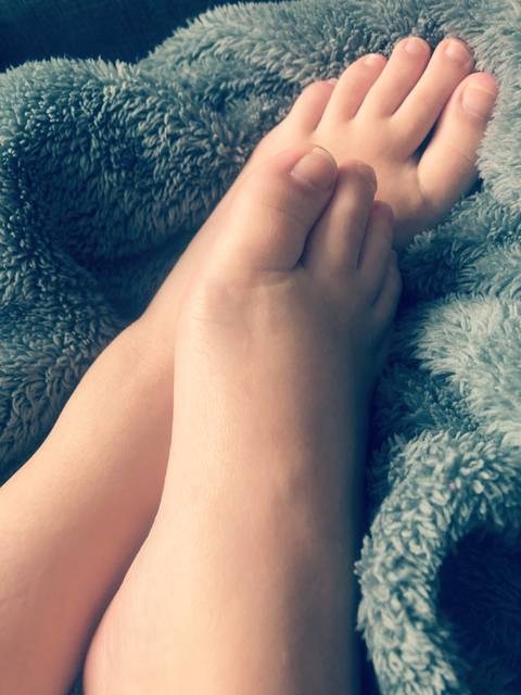 @littlefeetbdsm