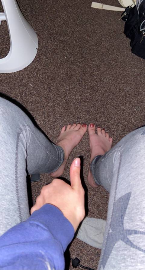 brie_feet