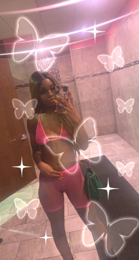 hennesythickness nude