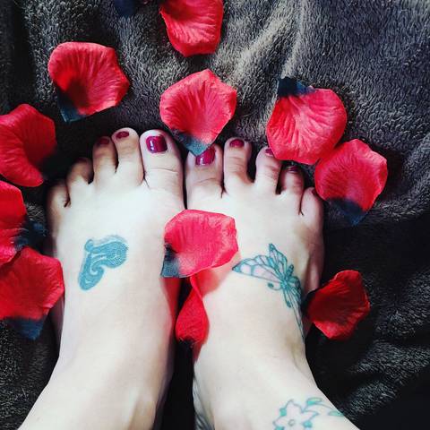 leaslovelyfeet nude