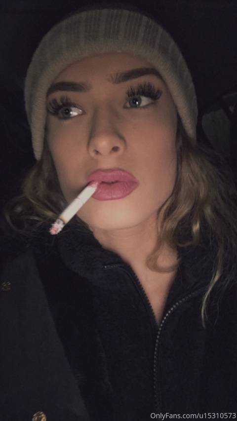 smokingaliah nude