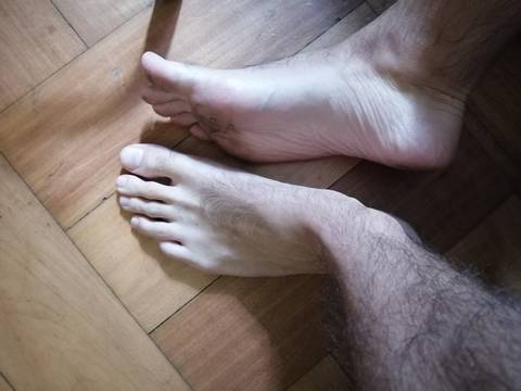 hotguyhairyfeet nude