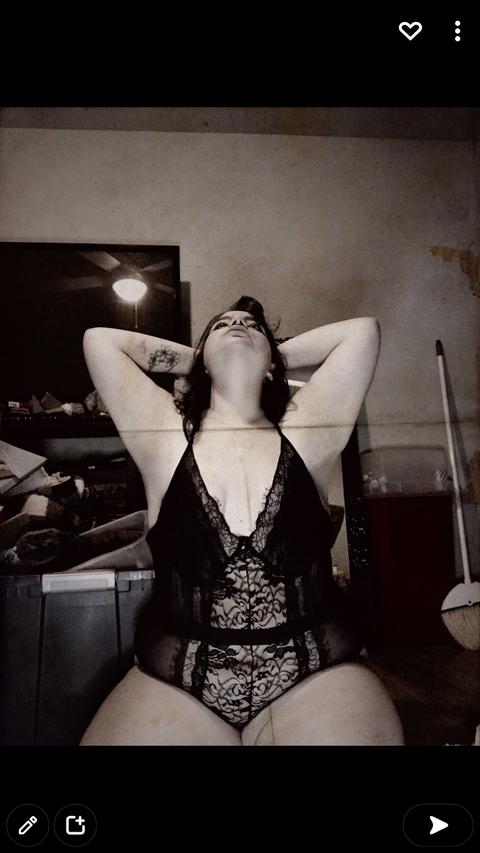 thiccthighshazeleyes20 nude