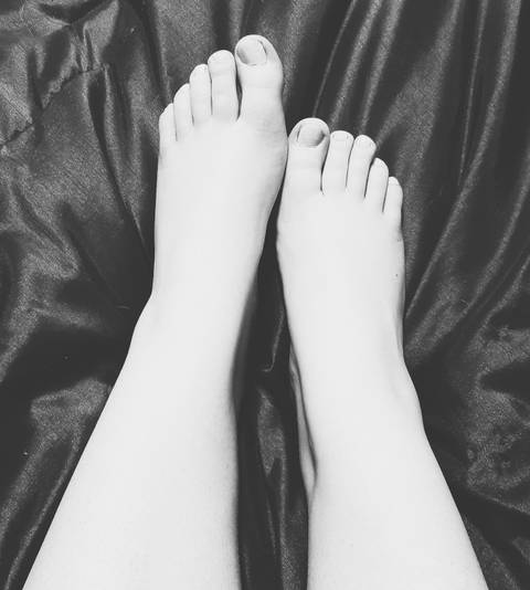 @greeneclairefeet