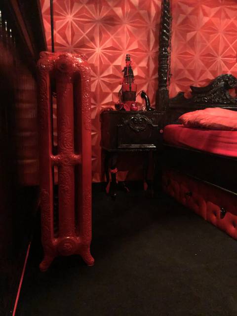 redroomlove nude