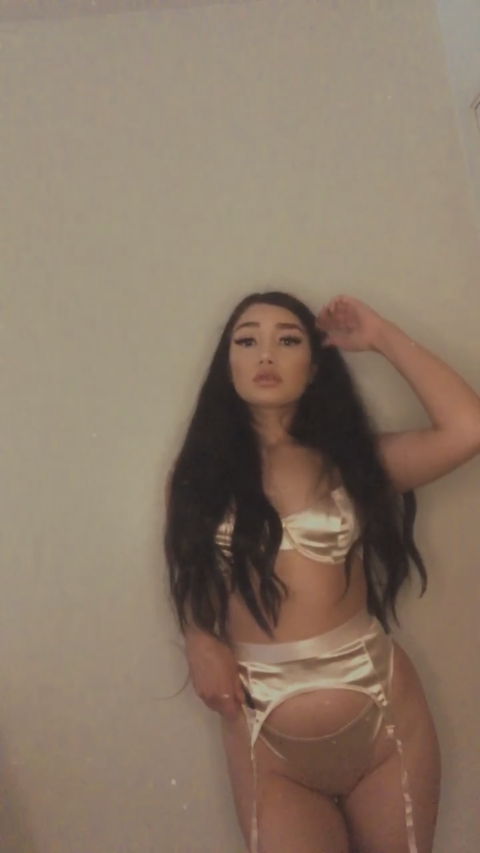 lesliegiselle23