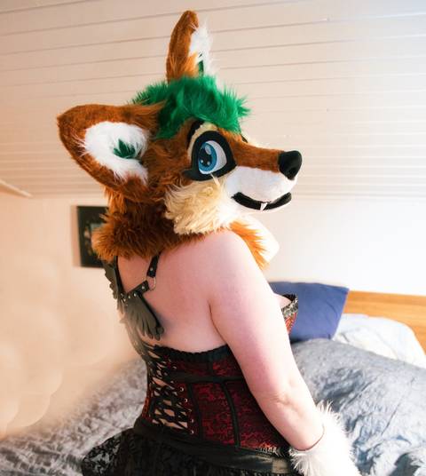 furry_foxxy