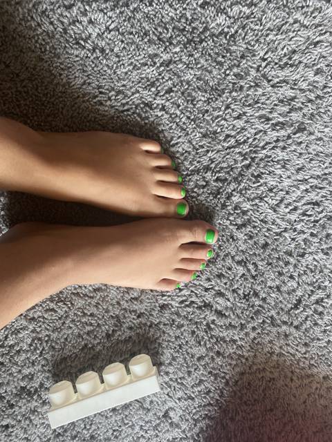 feetbyariaa