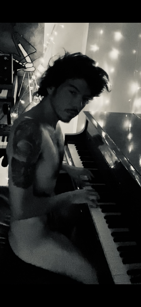 onlypiano nude