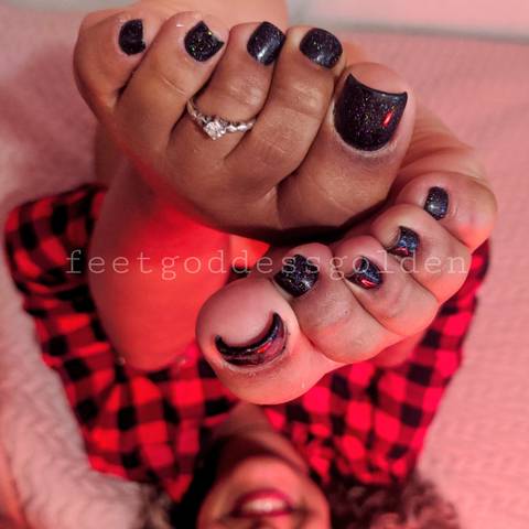 @feetgoddessgolden