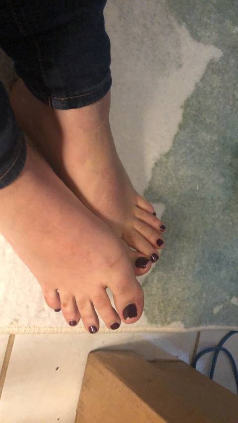 fortheloveoffeet63 nude