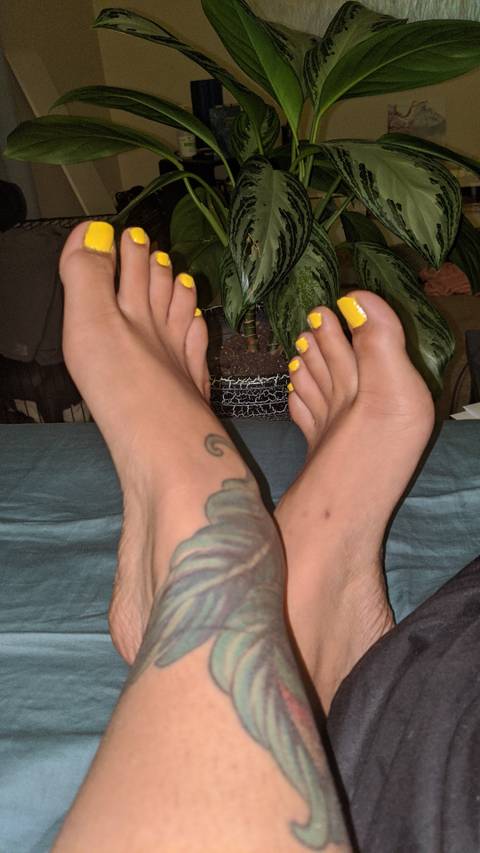 @toes_n_more