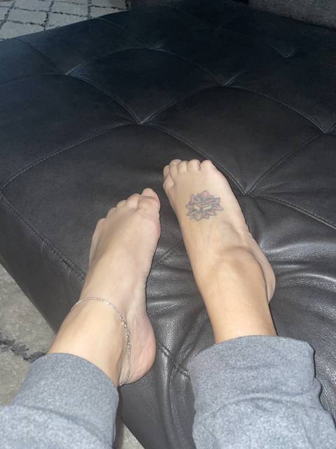 lauraspetitefeet21