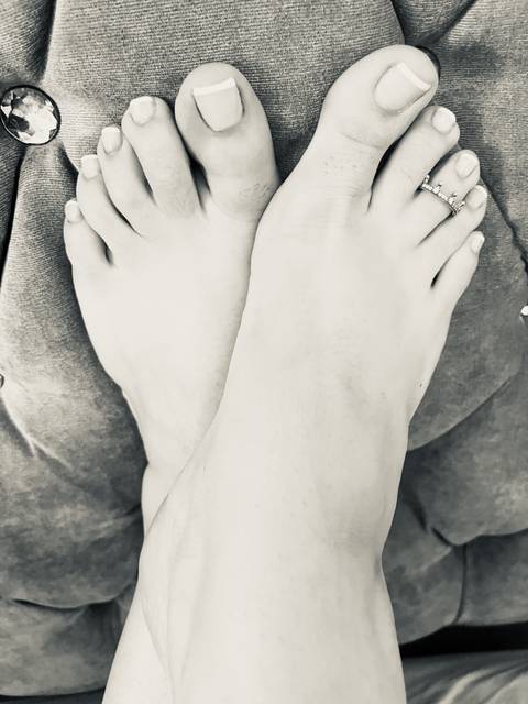 @worshipthefootprincess