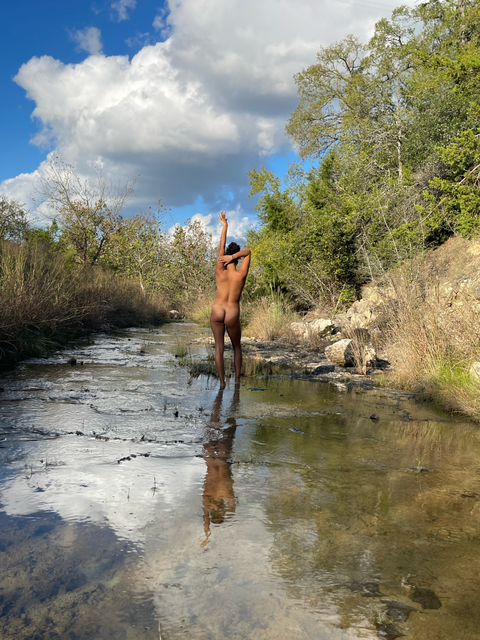 laylaking nude