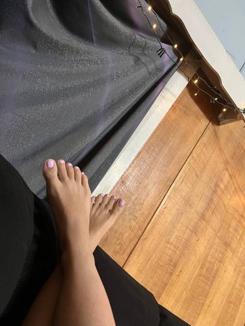 fieldsoffeet nude