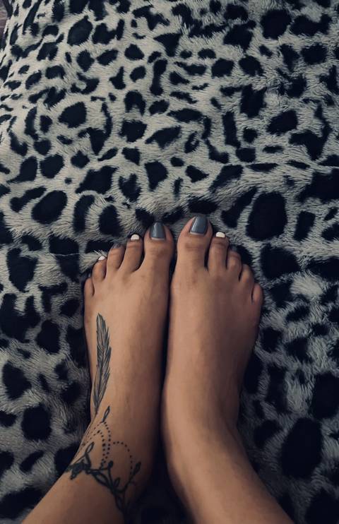 exotic_prettyfeetbaby