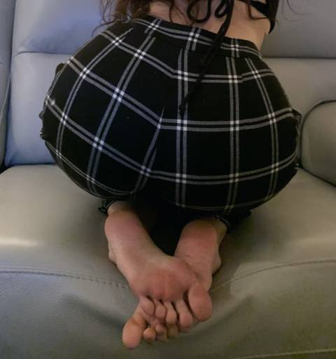 @kinkyfeetjojo