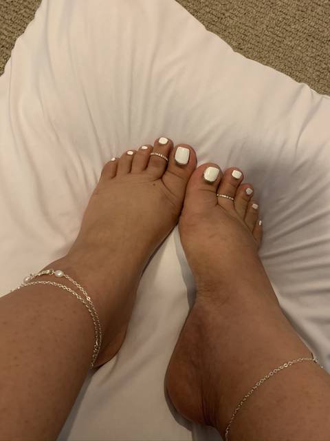 @footfetishfein