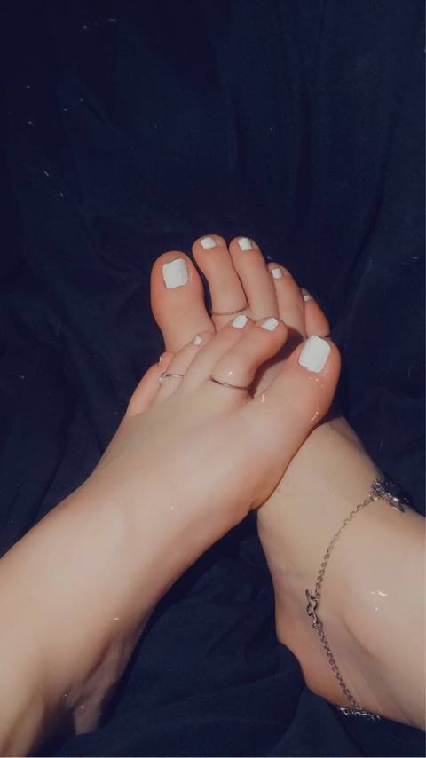 twiiinkle.toes nude