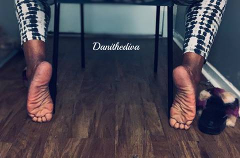 foot_dani nude