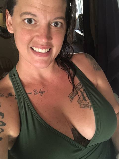 freaknthesheets17 nude