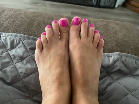 ariessexyfeet nude