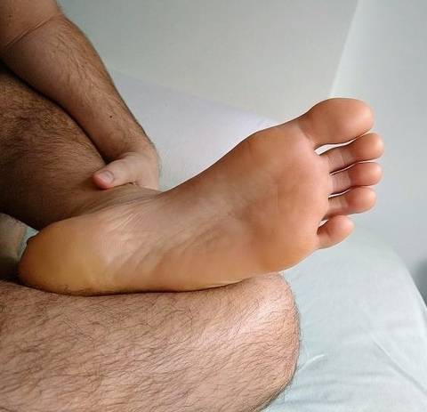 @justmymalefeet