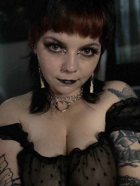 @bigtiddygothgf