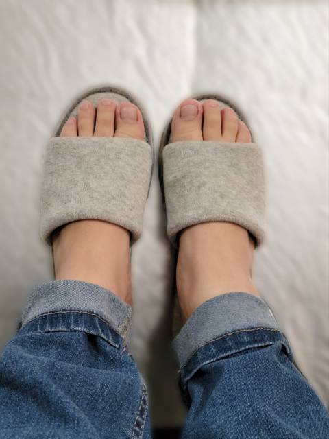 @normalfeetpics