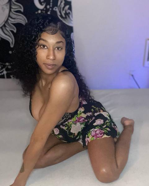 nylieejeanae