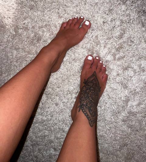 cutefeetpicturesxx nude