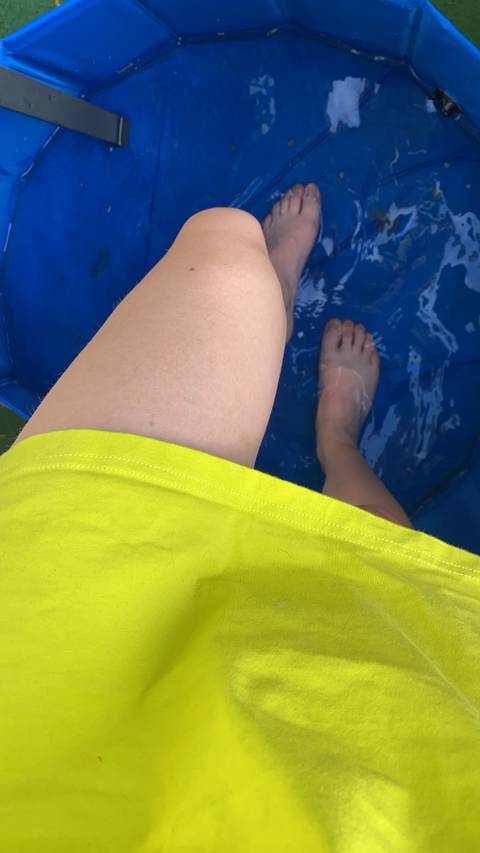feet.photos.videos