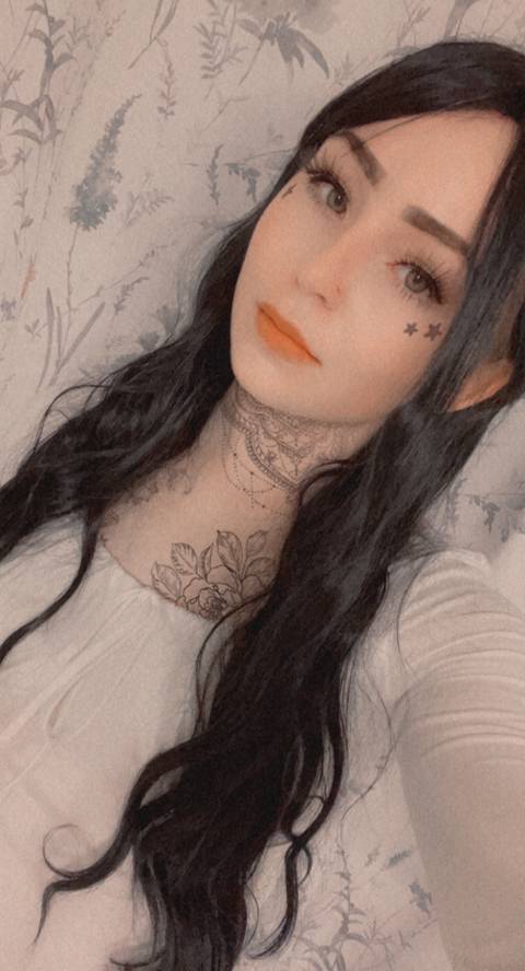 @homoerotichousewife