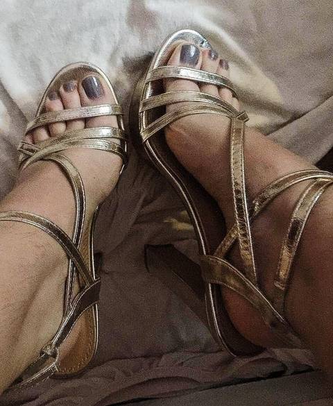 @formyfeetfetish