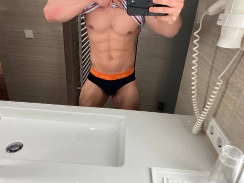 @u196105913