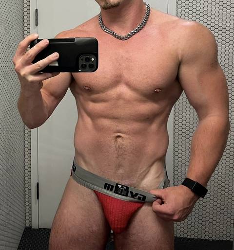 @anonmusclejock39