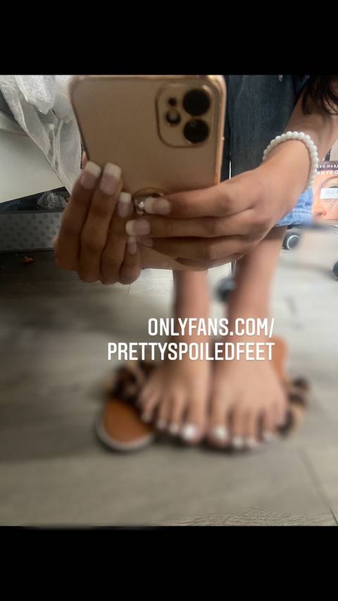 @prettyspoiledfeet