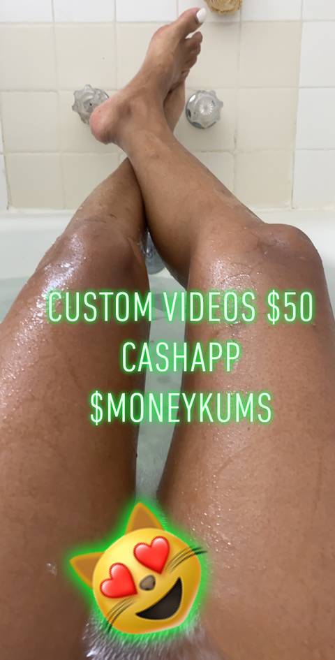 moneykums nude